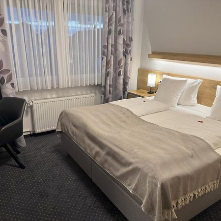 Hotel Zum Ritter Зелигенштадт Экстерьер фото